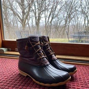 Women’s SPERRY boots size 10